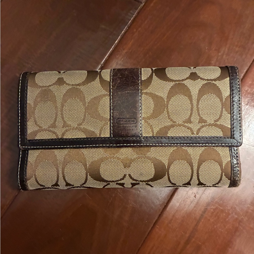 Coach Tan and Brown Signature wallet. Vintage pattern from 2006.